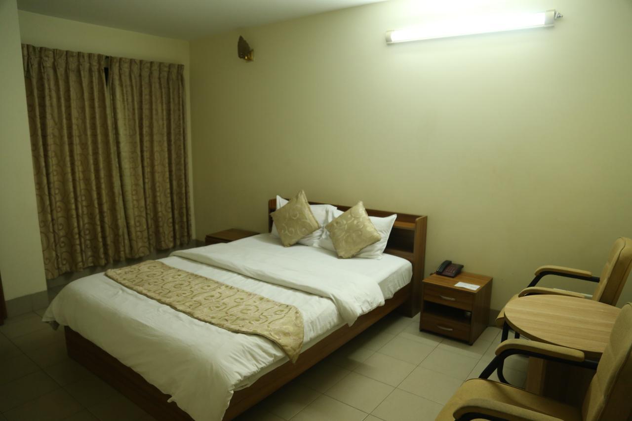 Hotel Golden City Sylhet Bagian luar foto