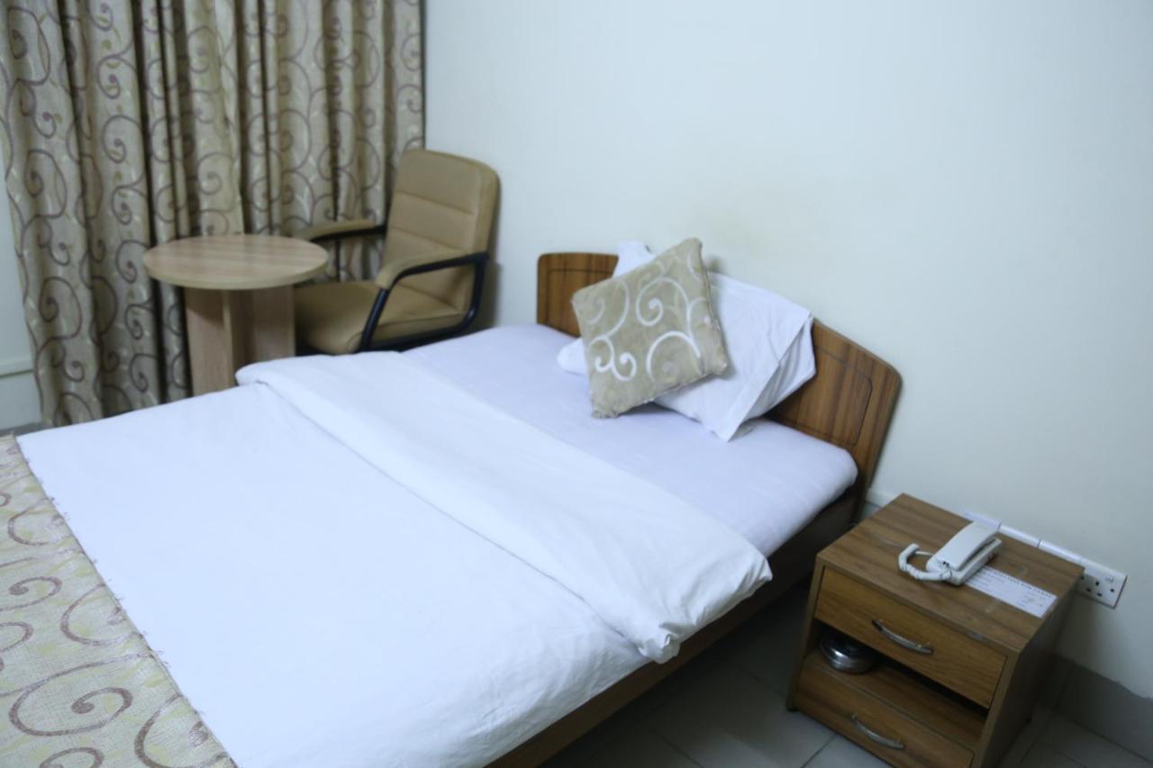 Hotel Golden City Sylhet Bagian luar foto